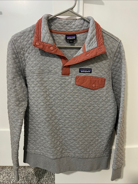 Patagonia Tops - Patagonia Quilted Pullover - Light Gray with Rust Accents
